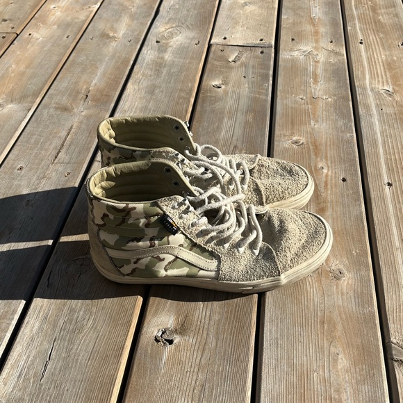 Vans Cordura Sk8-hi trainers in Desert Camo. Size: US11/ EU44 - Picture 3 of 7